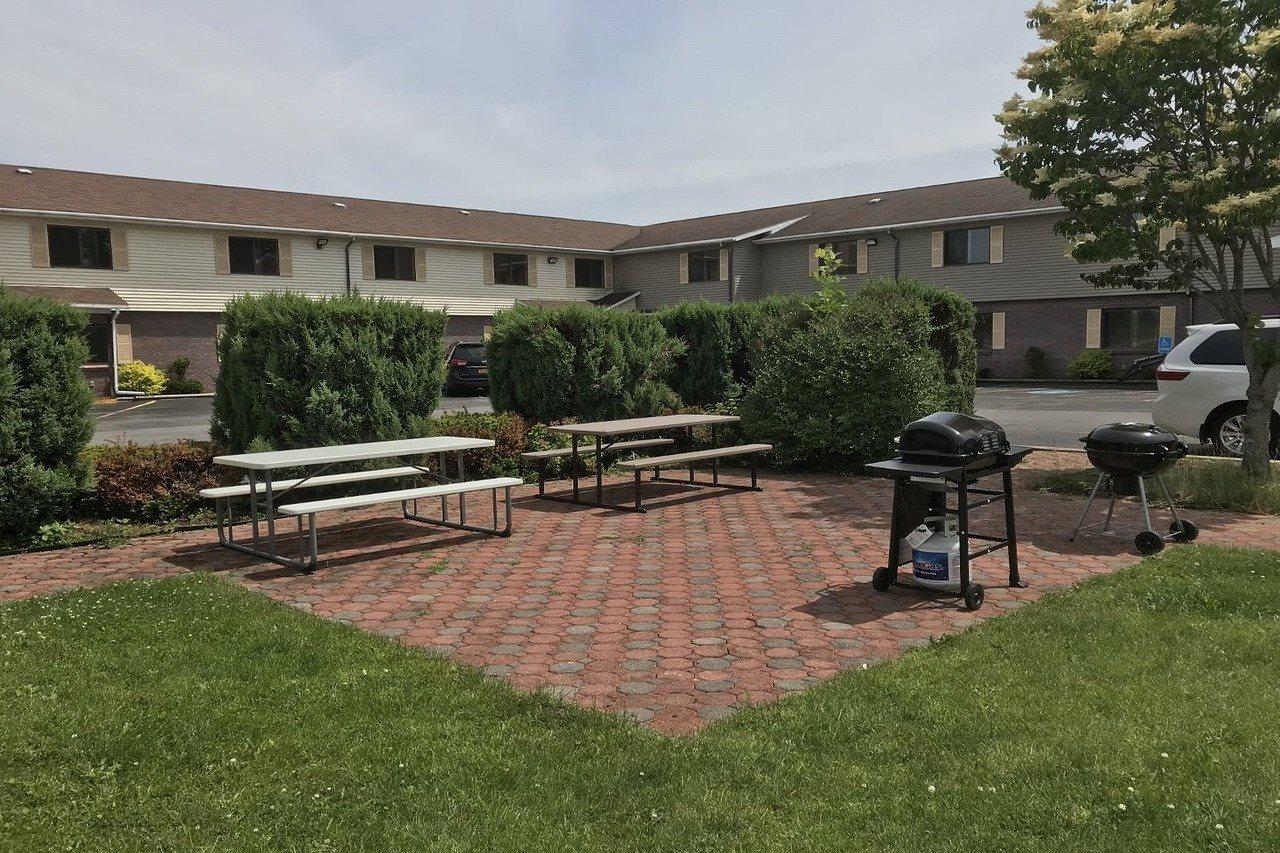 Surestay By Best Western Massena Exterior photo