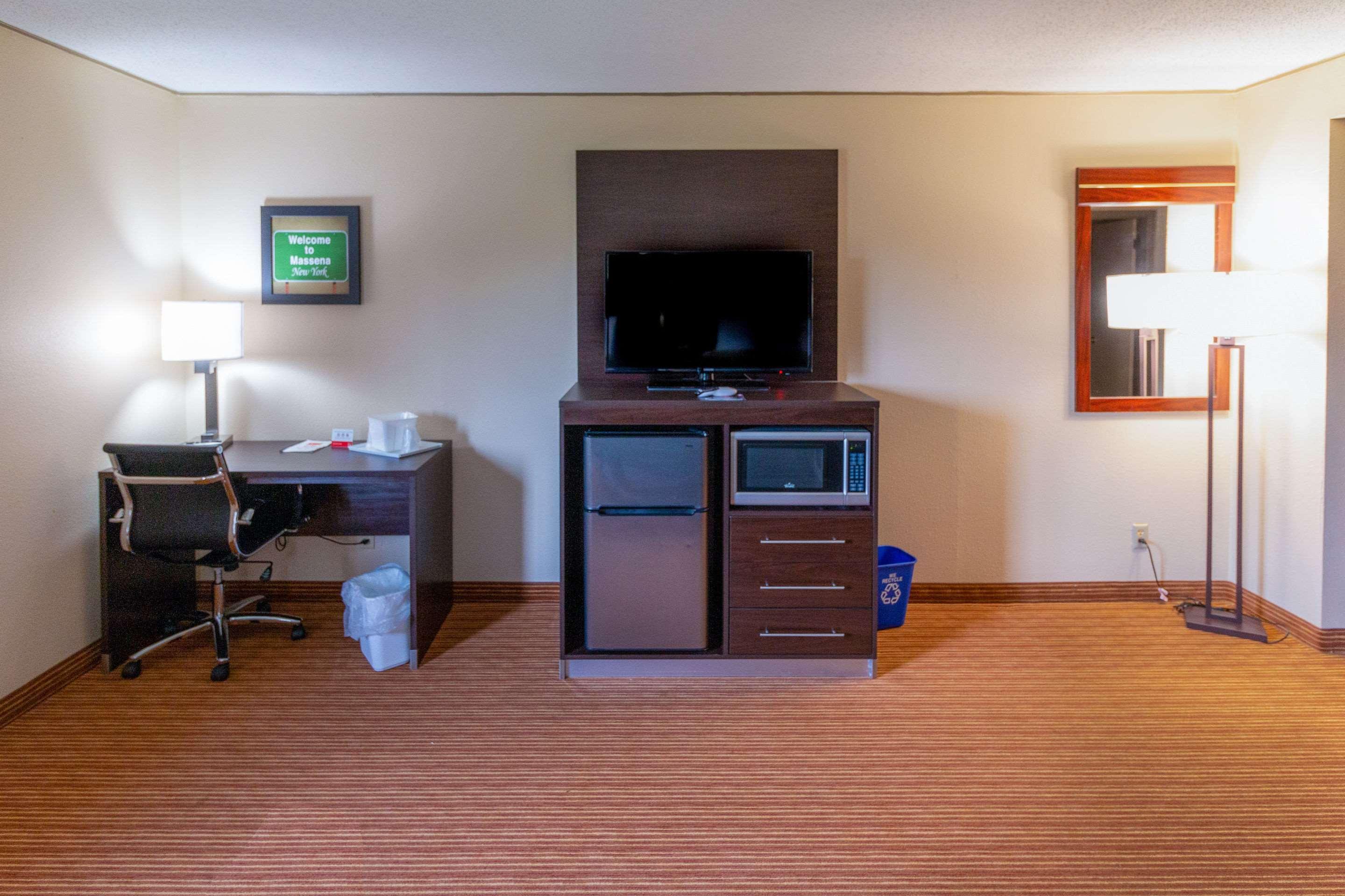 Surestay By Best Western Massena Exterior photo