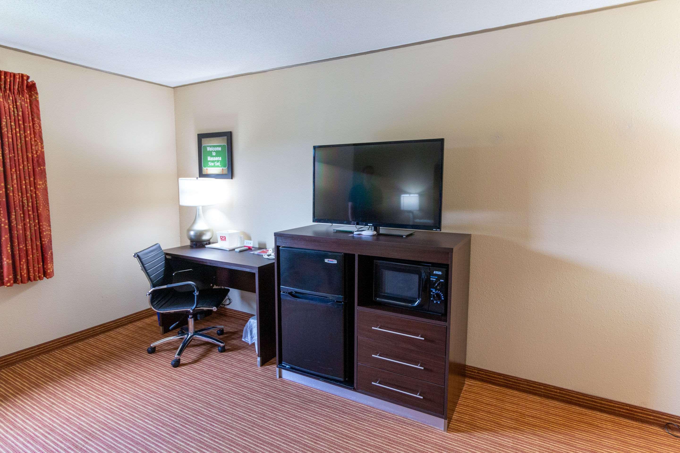 Surestay By Best Western Massena Exterior photo