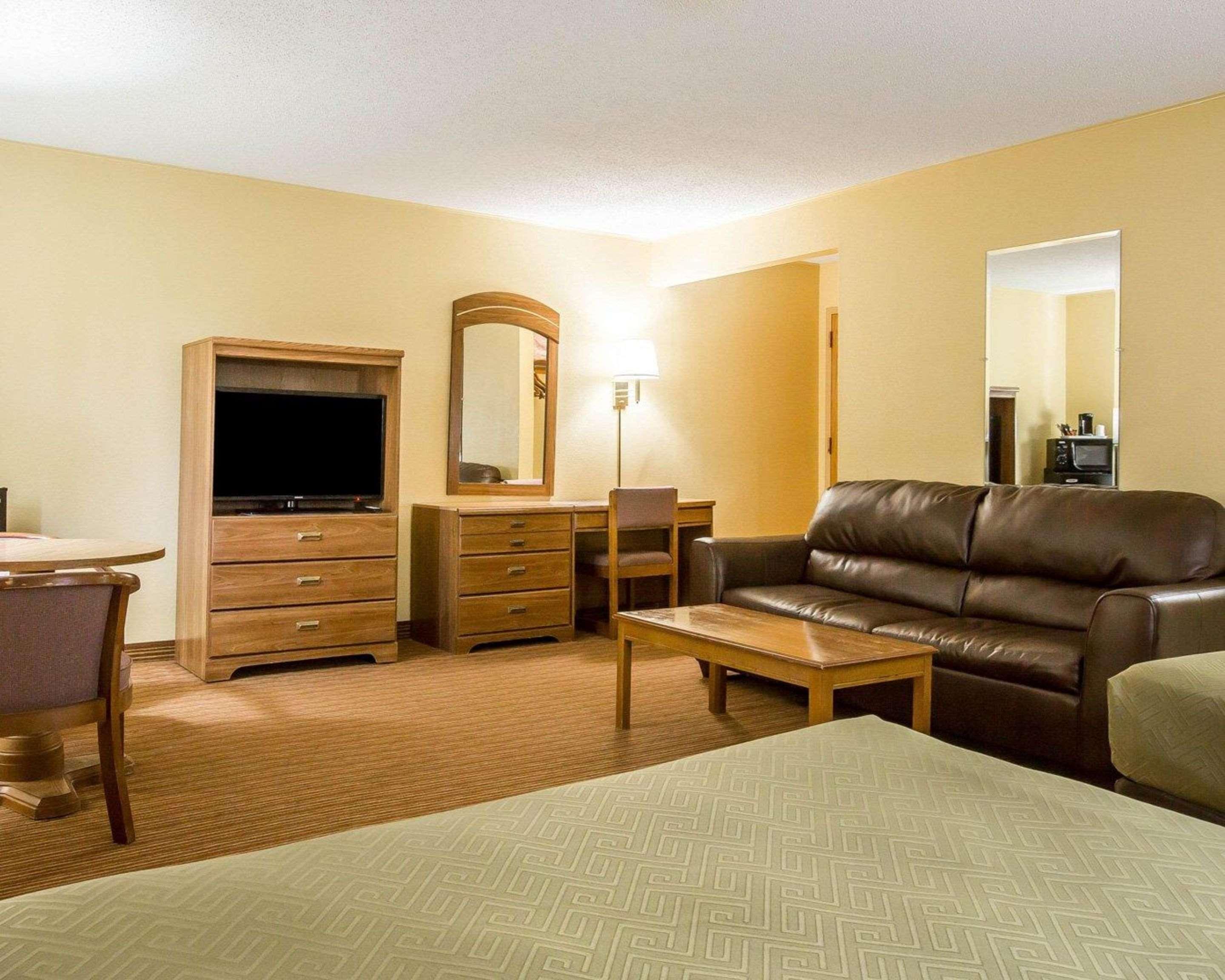 Surestay By Best Western Massena Exterior photo