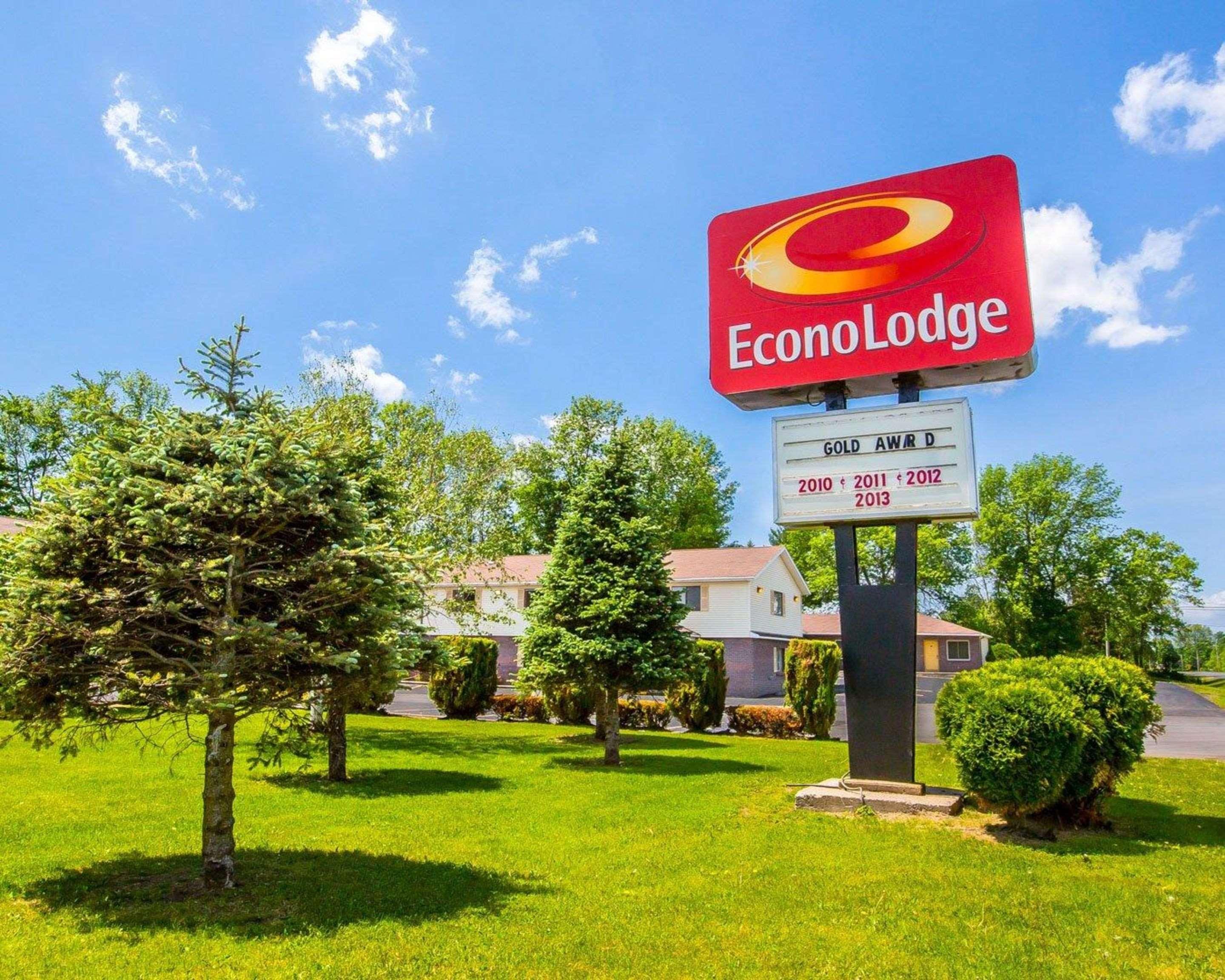 Surestay By Best Western Massena Exterior photo