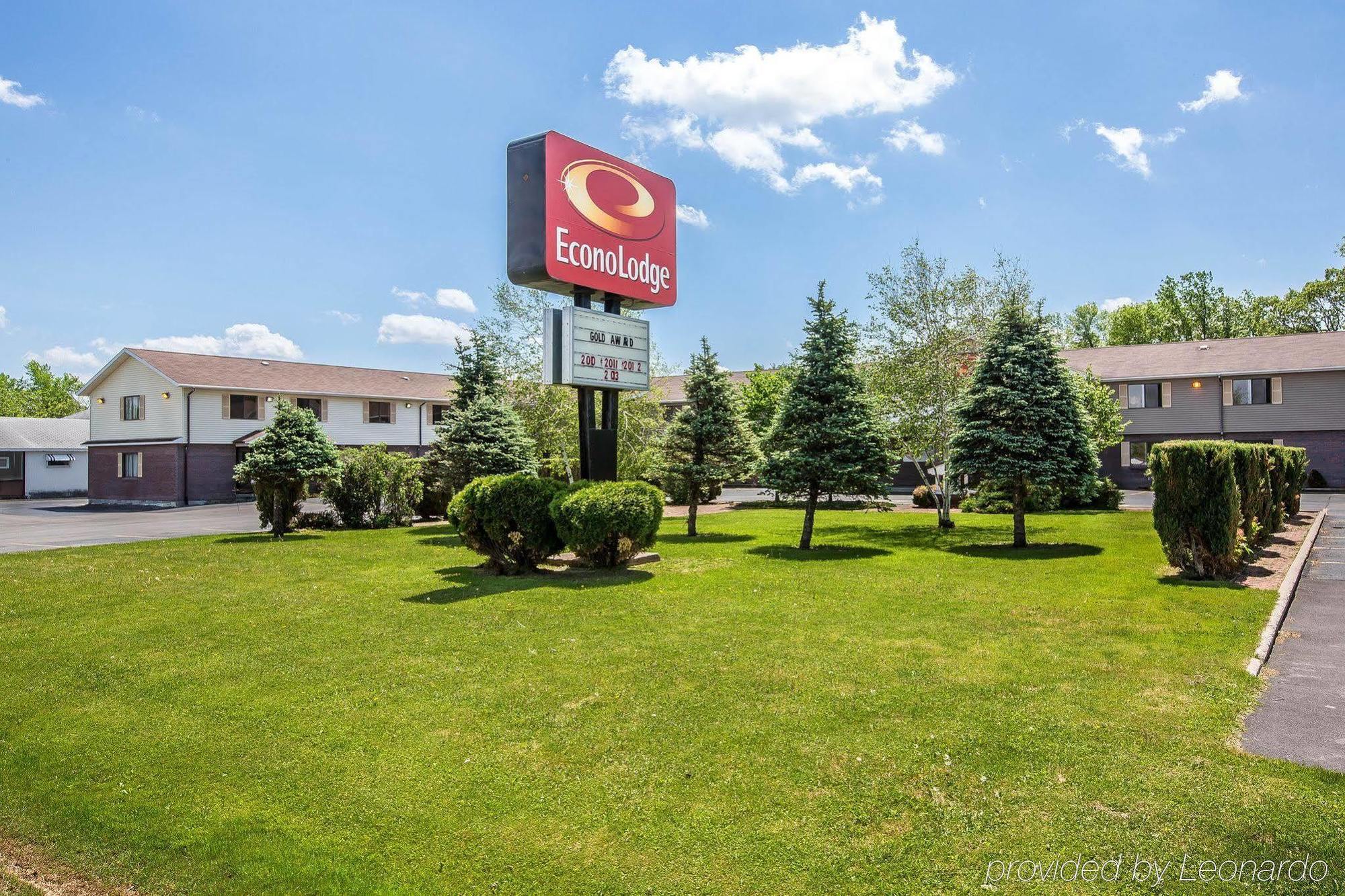Surestay By Best Western Massena Exterior photo